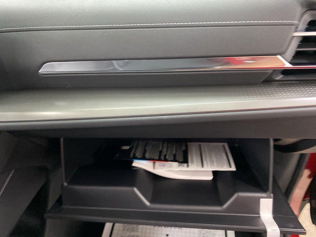 new 2025 Chevrolet Traverse car, priced at $40,299