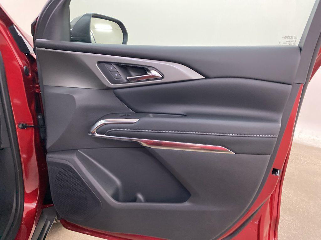 new 2025 Chevrolet Traverse car, priced at $40,299