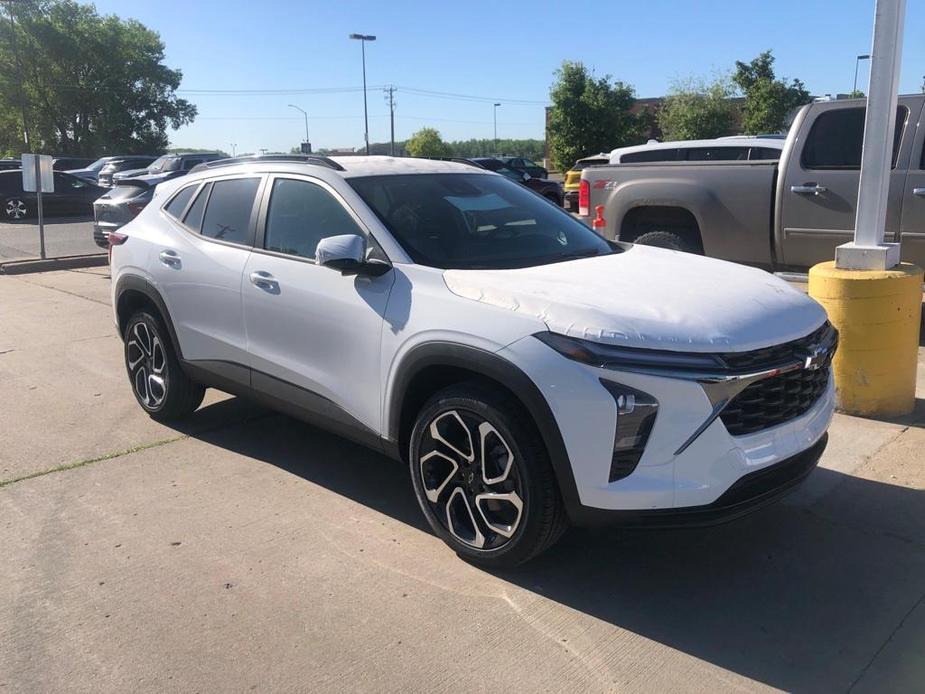 new 2025 Chevrolet Trax car, priced at $26,585