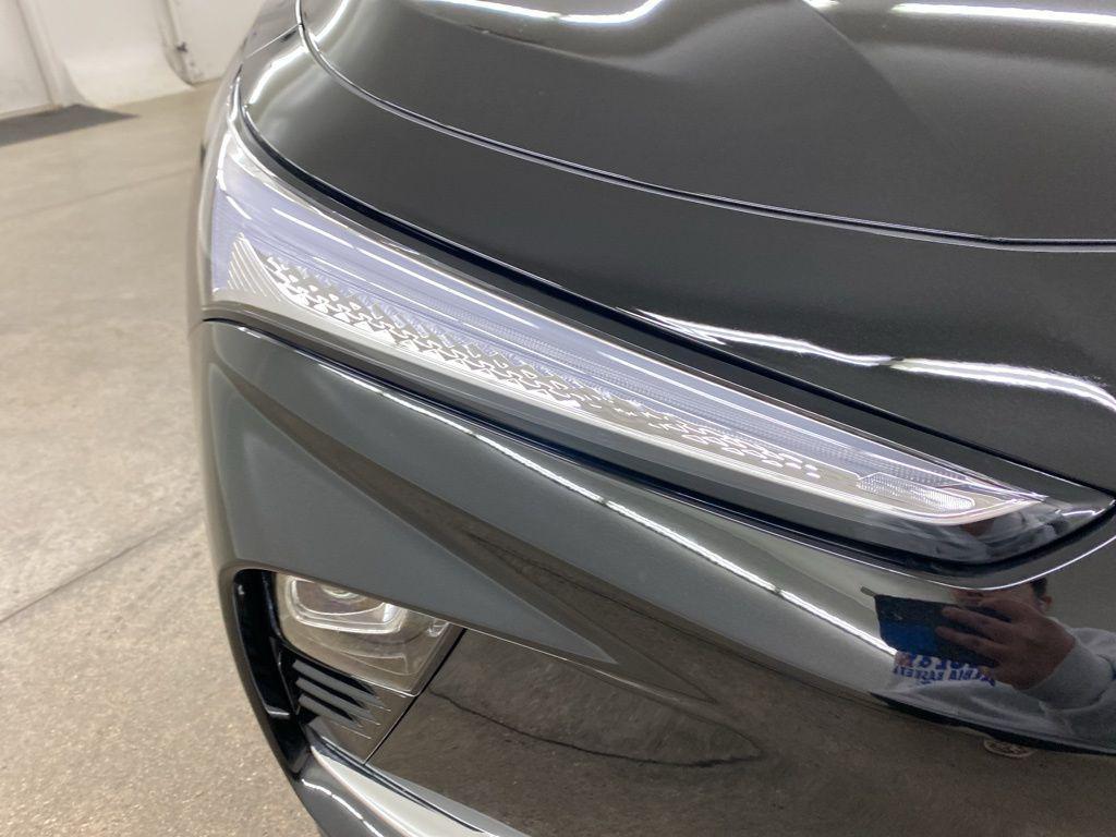 new 2025 Buick Envista car, priced at $23,258