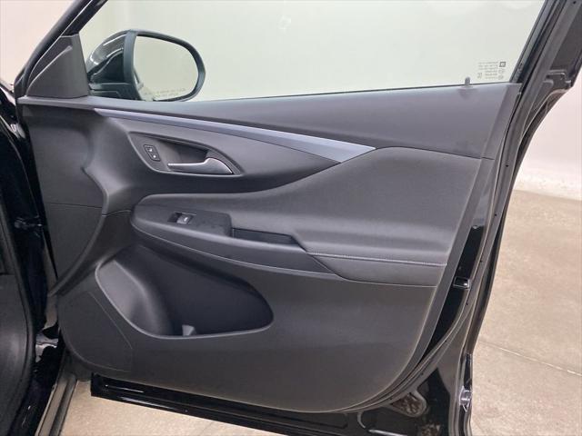 new 2025 Buick Envista car, priced at $25,365