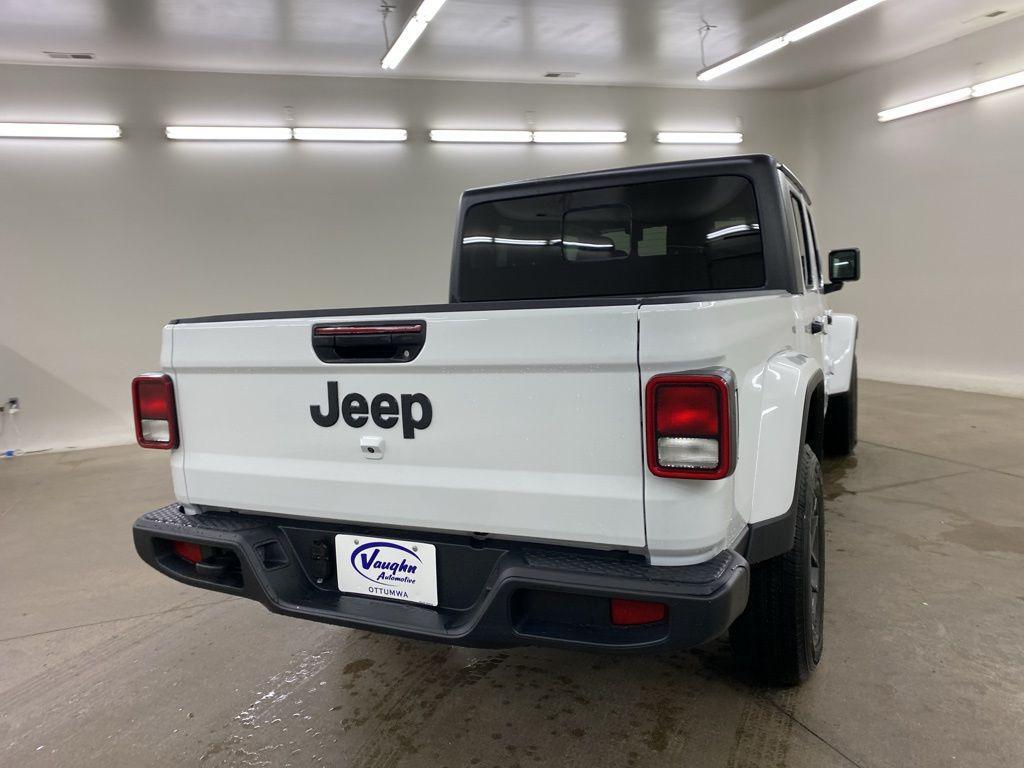 new 2025 Jeep Gladiator car, priced at $40,949