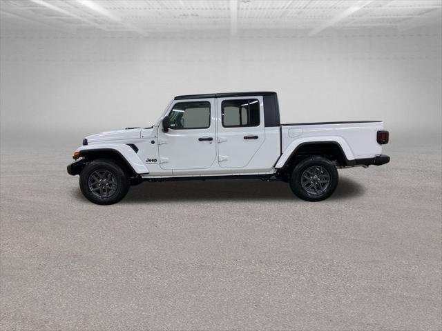 new 2025 Jeep Gladiator car, priced at $44,124