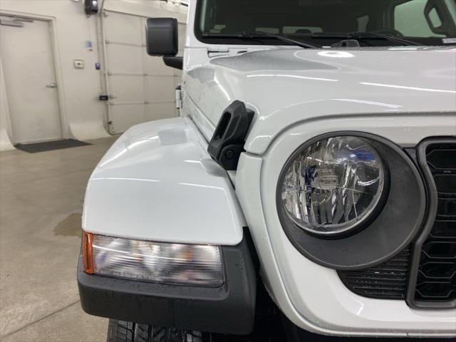 new 2025 Jeep Gladiator car, priced at $44,124