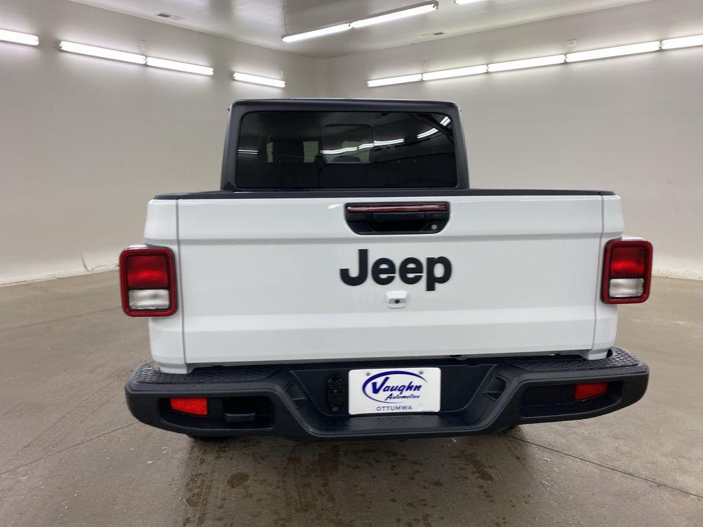 new 2025 Jeep Gladiator car, priced at $40,949