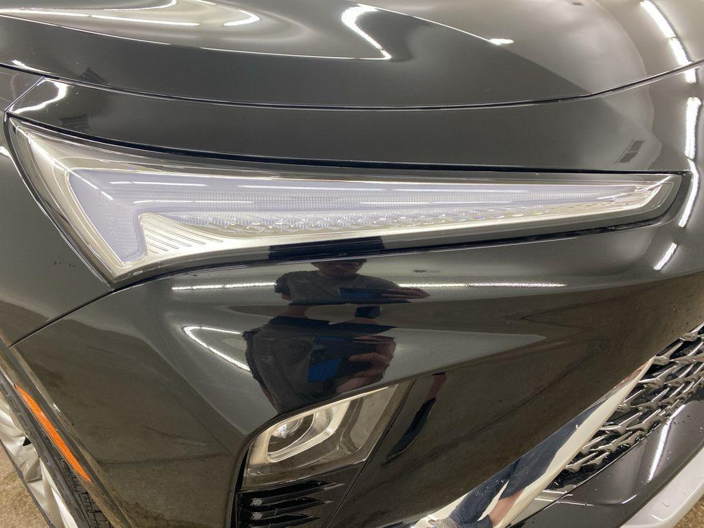 new 2025 Buick Envista car, priced at $27,899
