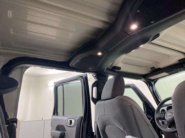 new 2025 Jeep Gladiator car, priced at $47,540