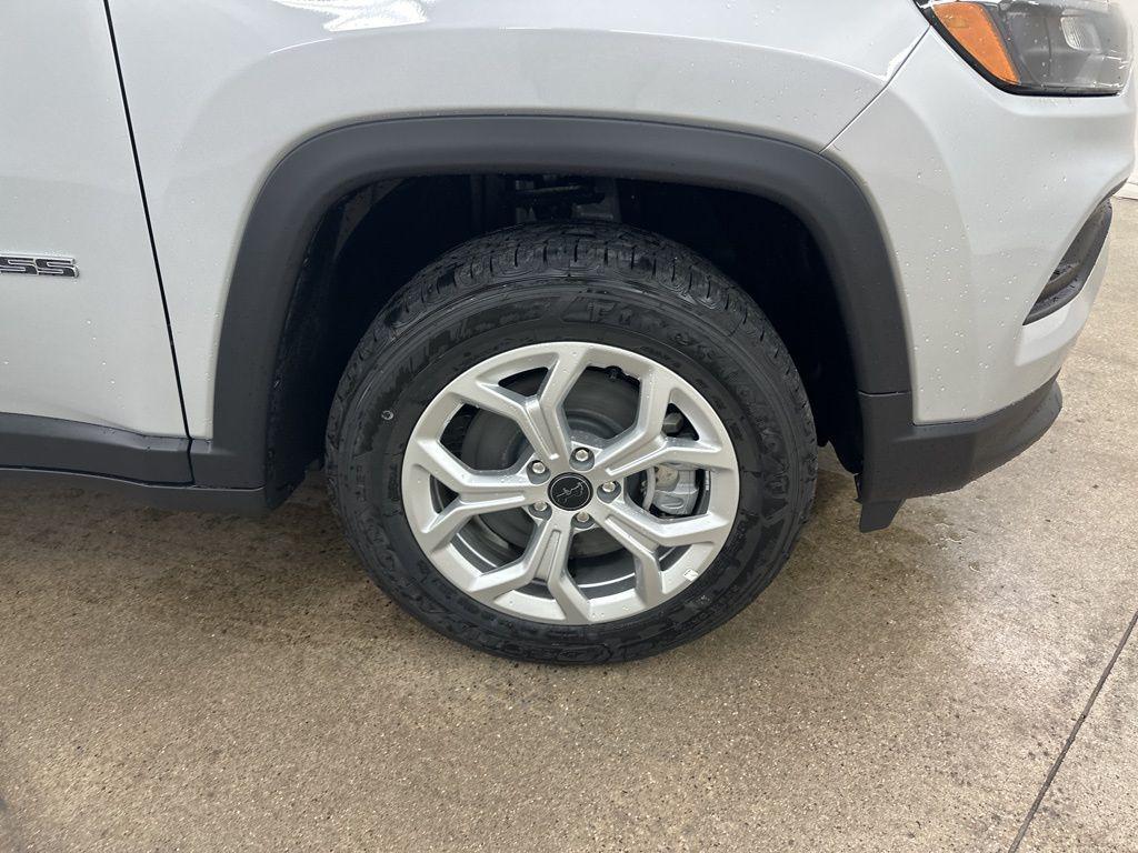 new 2025 Jeep Compass car, priced at $26,685