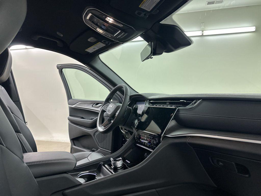 new 2025 Jeep Grand Cherokee L car, priced at $42,775