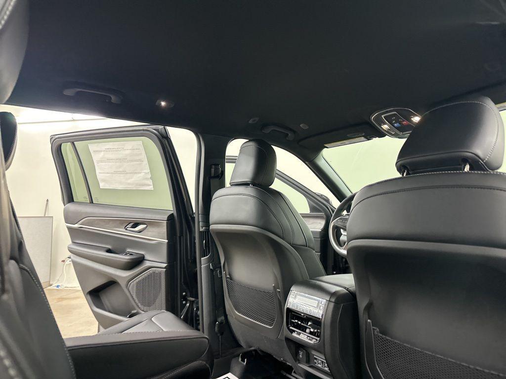 new 2025 Jeep Grand Cherokee L car, priced at $42,775