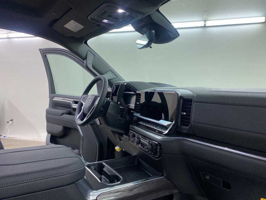 new 2025 Chevrolet Silverado 3500 car, priced at $66,077