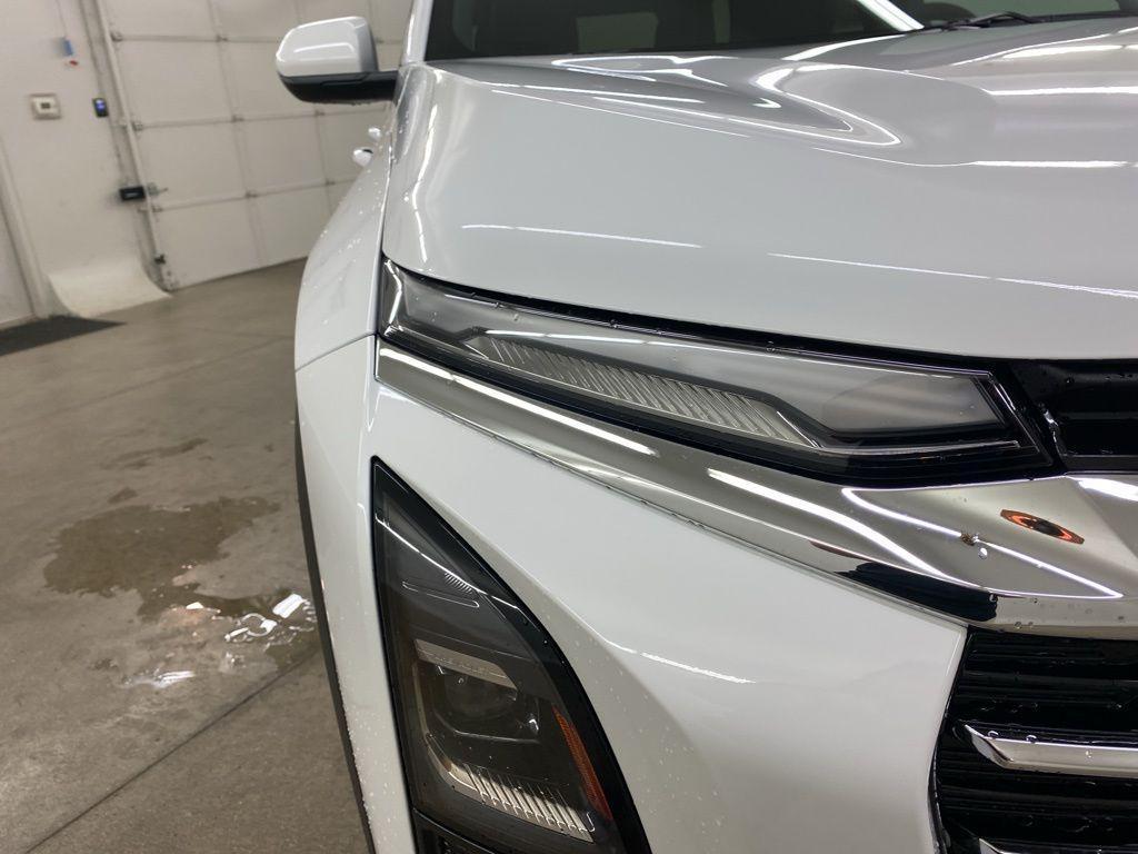 new 2026 Chevrolet Equinox car, priced at $30,800