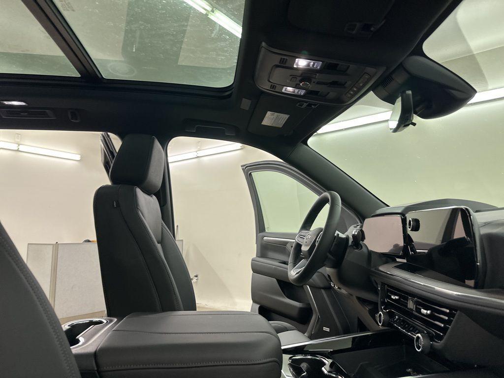 new 2025 Chevrolet Suburban car, priced at $74,923