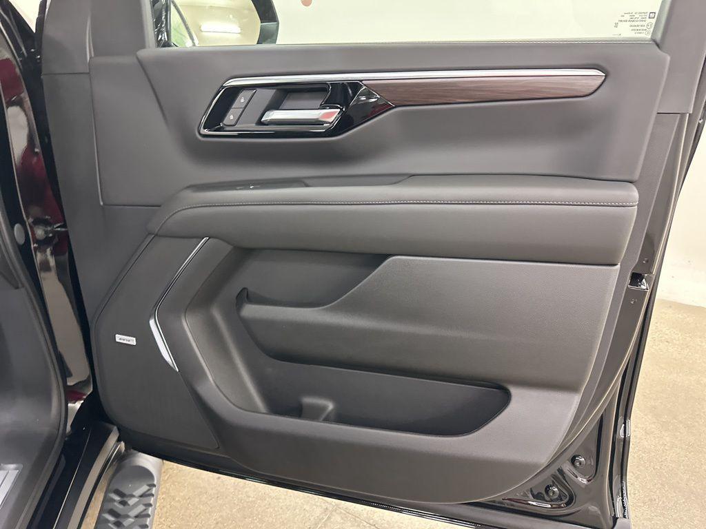 new 2025 Chevrolet Suburban car, priced at $74,923