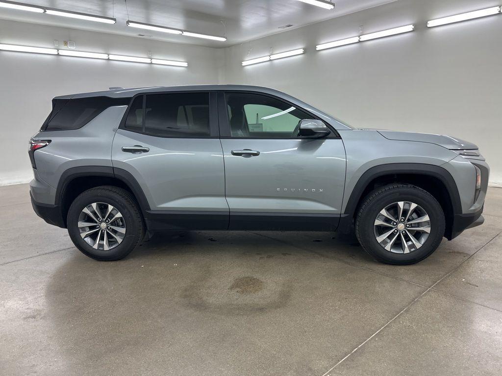new 2026 Chevrolet Equinox car, priced at $30,800