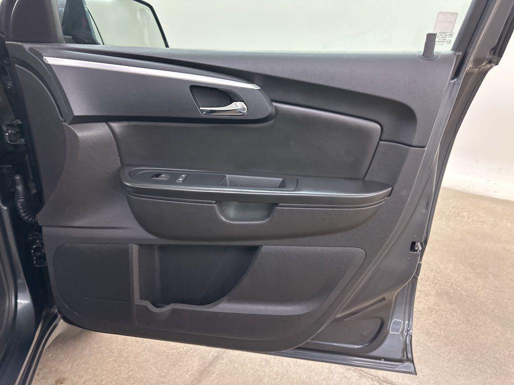 used 2012 Chevrolet Traverse car, priced at $3,900