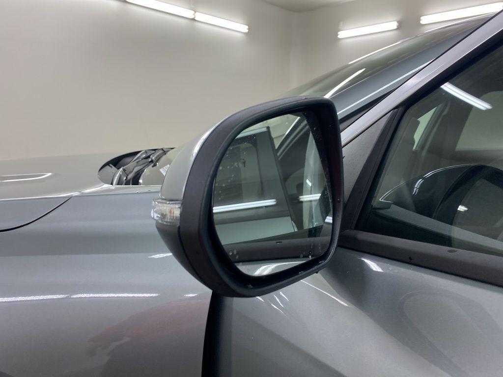 new 2025 Buick Envista car, priced at $24,317
