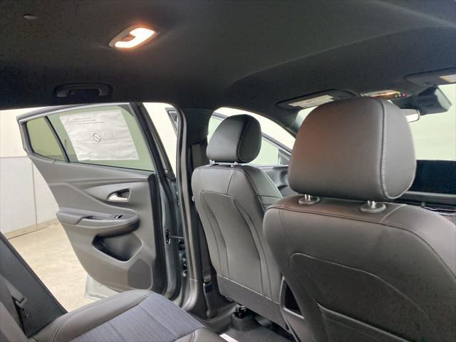 new 2025 Buick Envista car, priced at $25,525