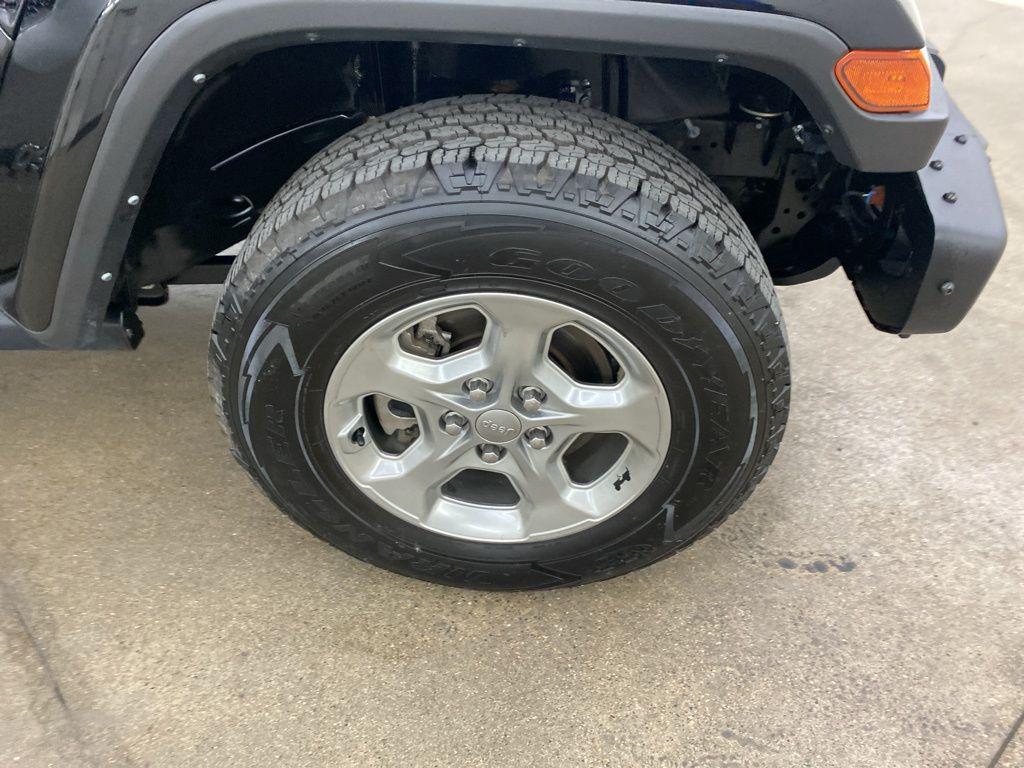 used 2021 Jeep Gladiator car, priced at $28,499