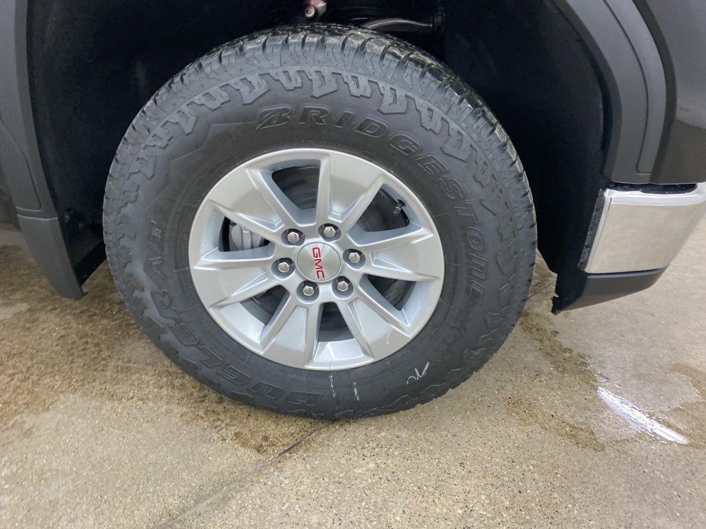 new 2025 GMC Sierra 1500 car, priced at $37,499