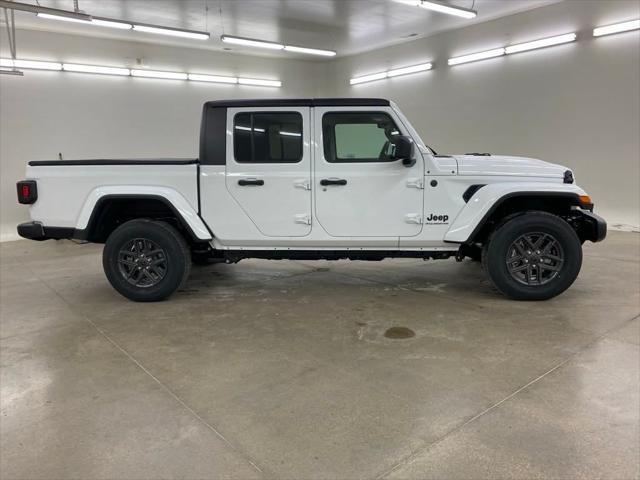 new 2024 Jeep Gladiator car, priced at $39,456