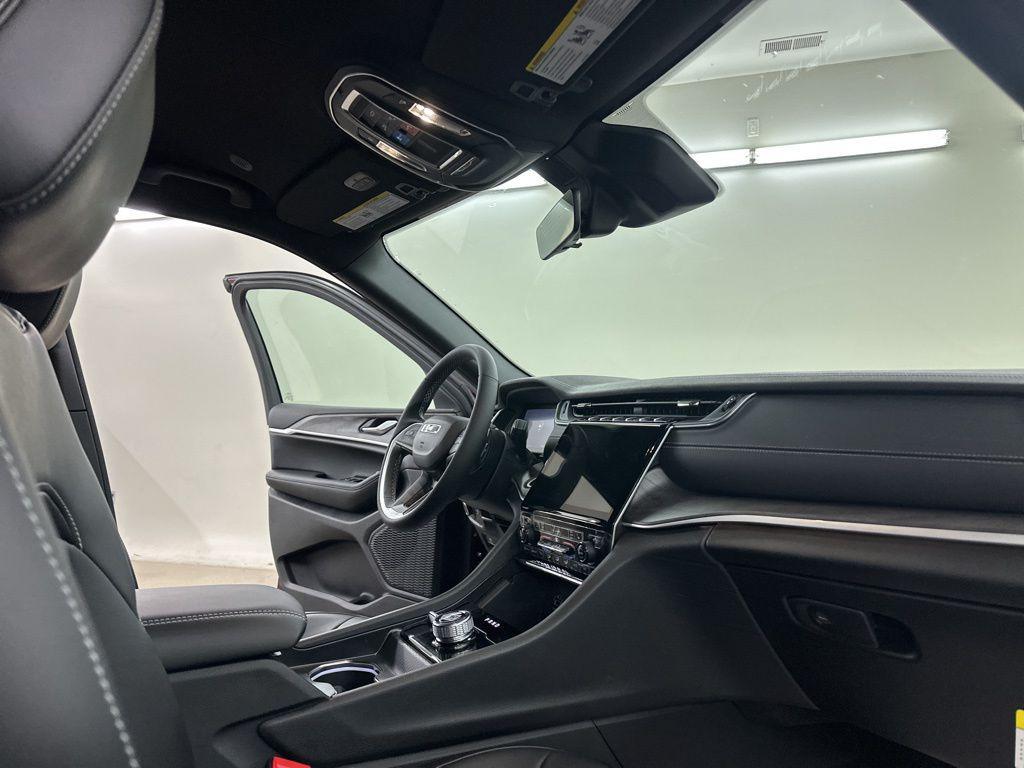 new 2025 Jeep Grand Cherokee L car, priced at $42,775