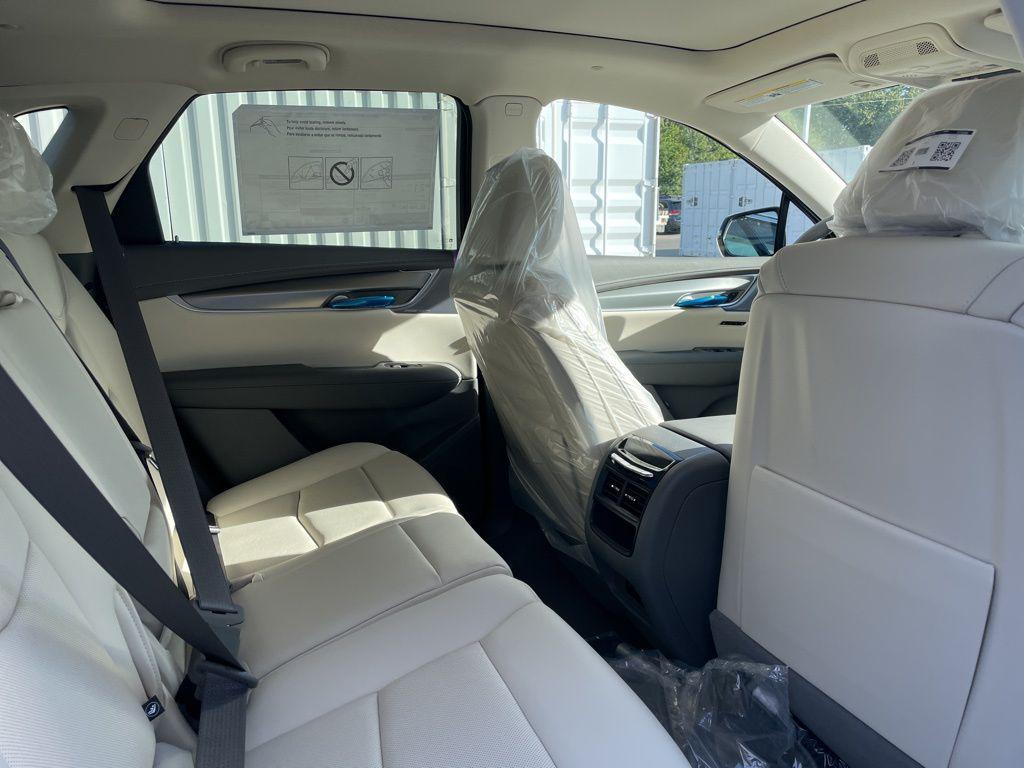new 2025 Cadillac XT5 car, priced at $57,548