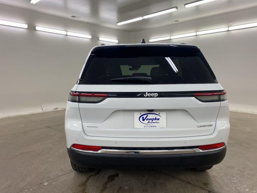 new 2025 Jeep Grand Cherokee car, priced at $40,650