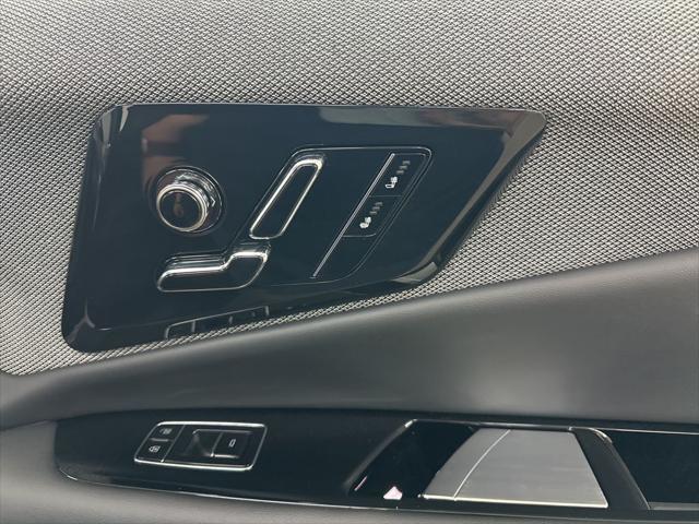 new 2025 Cadillac OPTIQ car, priced at $41,876