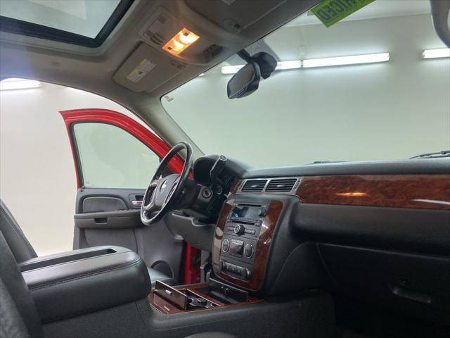 used 2009 Chevrolet Avalanche car, priced at $14,999