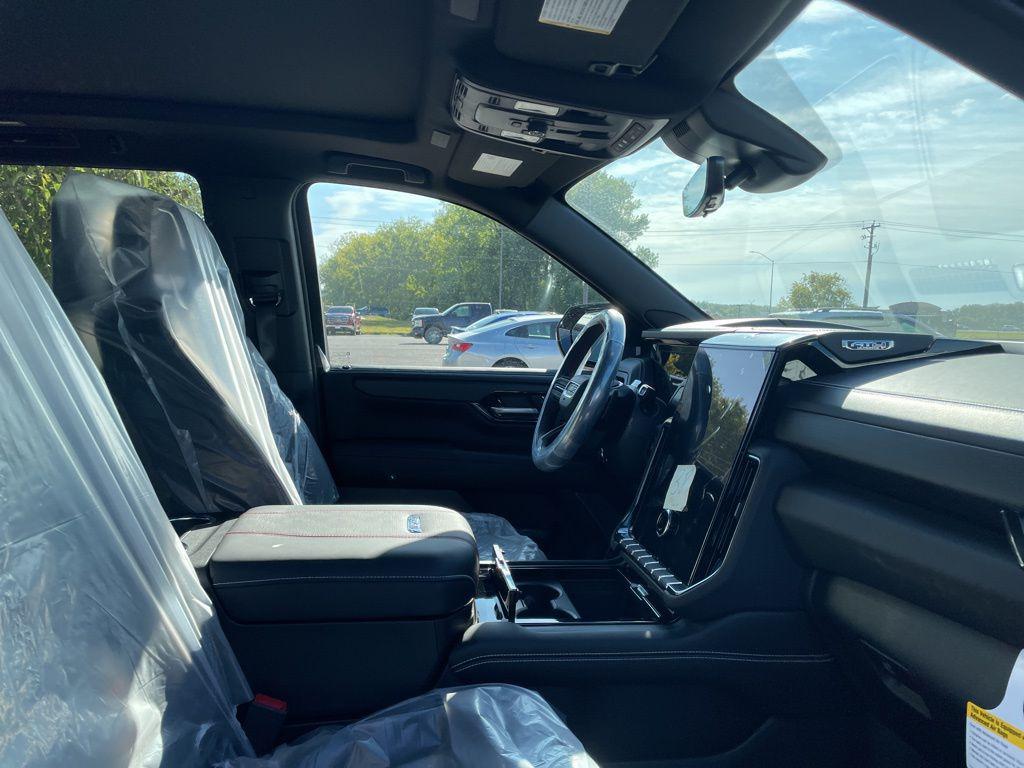 new 2025 GMC Yukon car, priced at $95,595