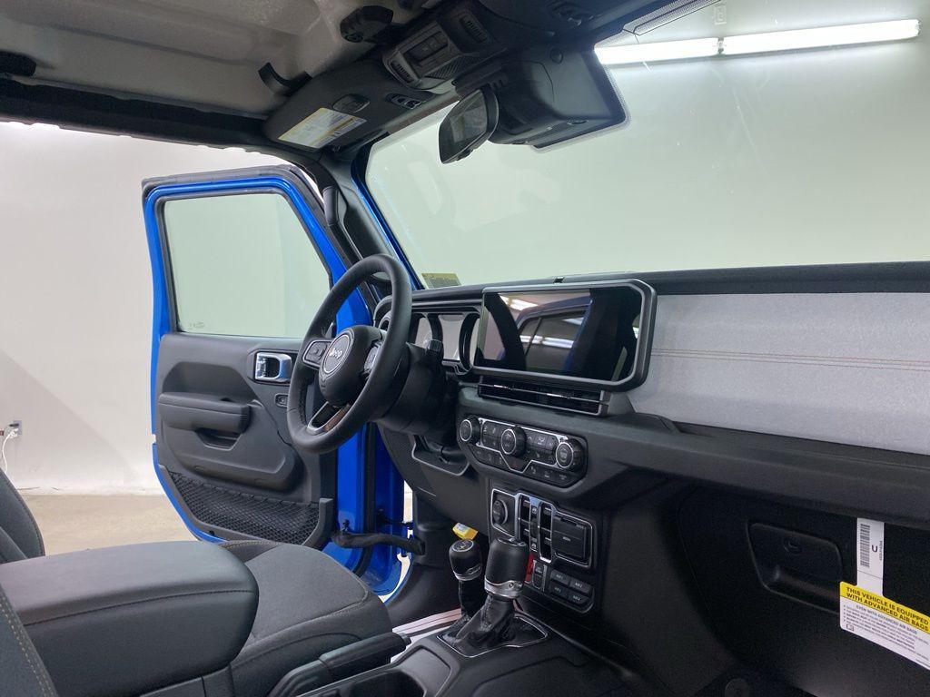 new 2025 Jeep Gladiator car, priced at $46,482