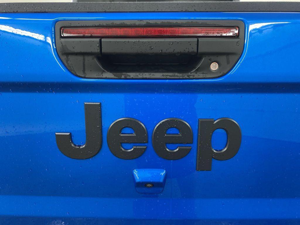 new 2025 Jeep Gladiator car, priced at $46,482