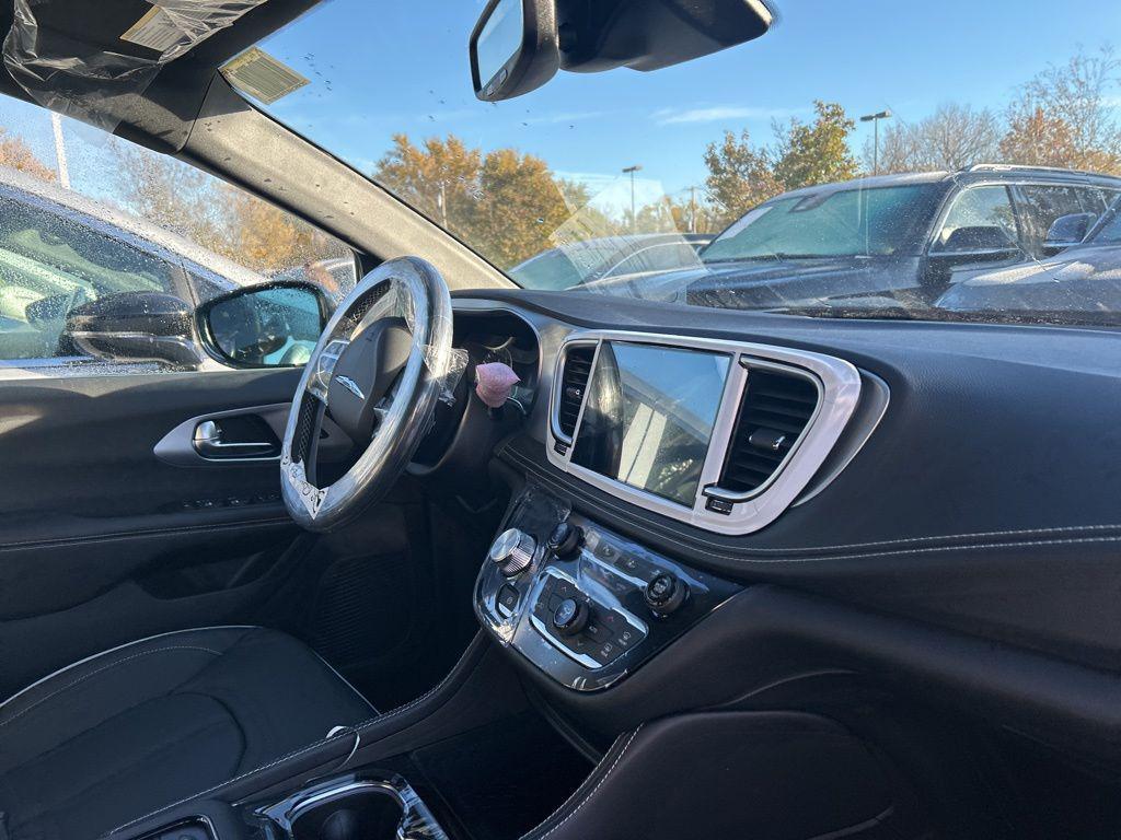 new 2026 Chrysler Pacifica car, priced at $47,589