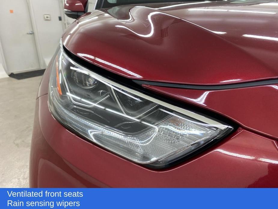 used 2020 Toyota Highlander car, priced at $34,995