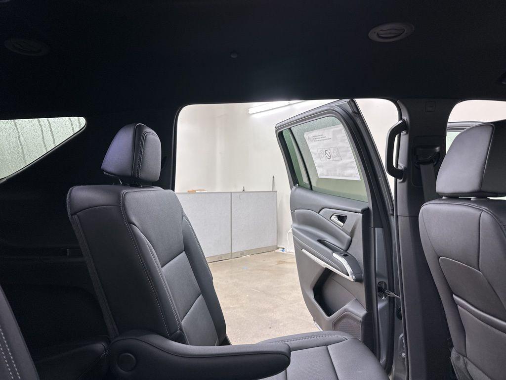 new 2026 Chevrolet Traverse car, priced at $42,850