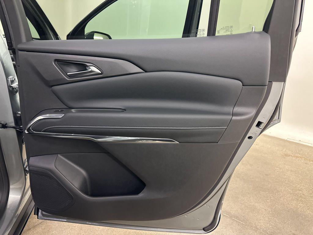 new 2026 Chevrolet Traverse car, priced at $42,850