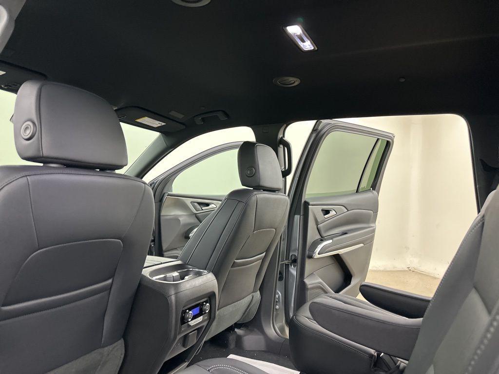 new 2026 Chevrolet Traverse car, priced at $42,850