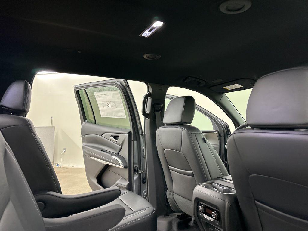 new 2026 Chevrolet Traverse car, priced at $42,850