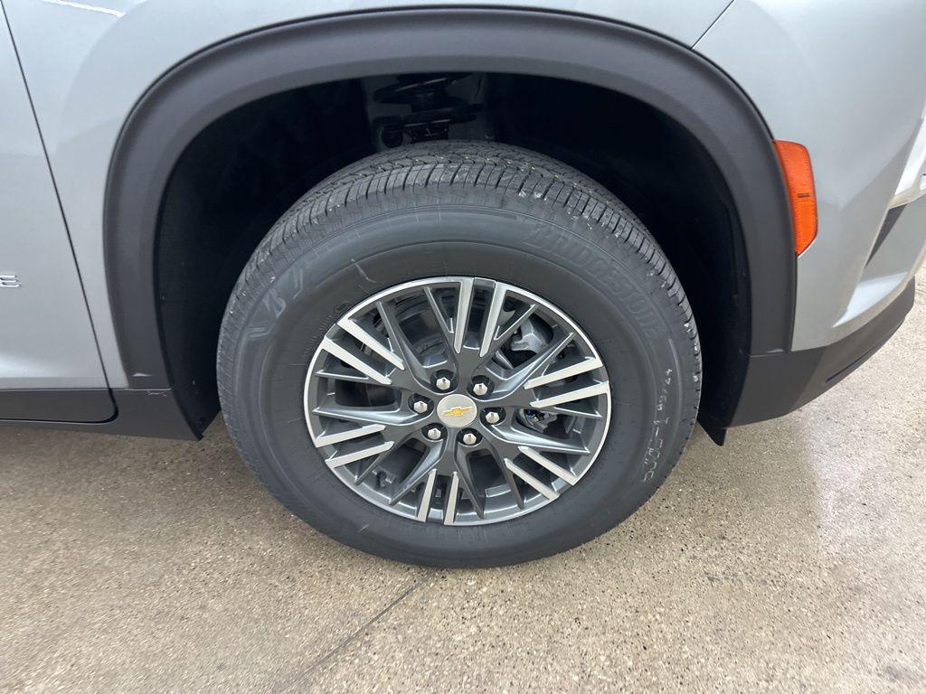 new 2026 Chevrolet Traverse car, priced at $42,850
