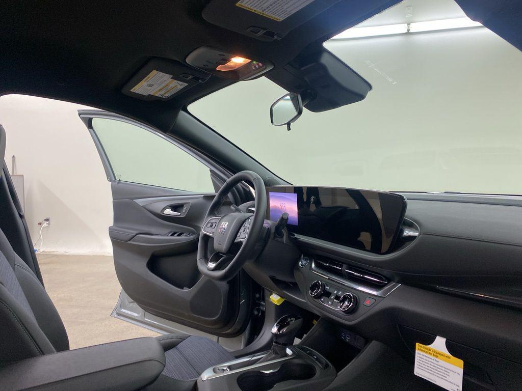new 2025 Buick Envista car, priced at $23,258