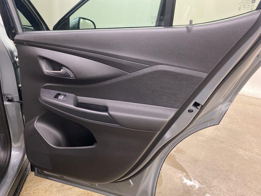 new 2025 Buick Envista car, priced at $23,258
