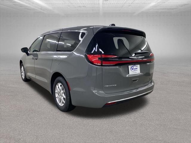 new 2025 Chrysler Pacifica car, priced at $40,046