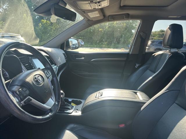 used 2018 Toyota Highlander car, priced at $23,999