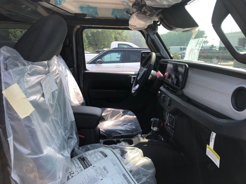 new 2025 Jeep Wrangler car, priced at $43,475