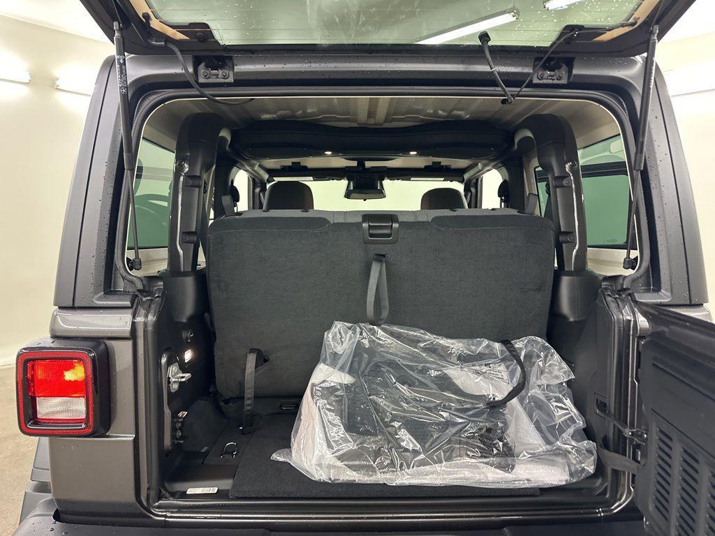 new 2025 Jeep Wrangler car, priced at $41,562