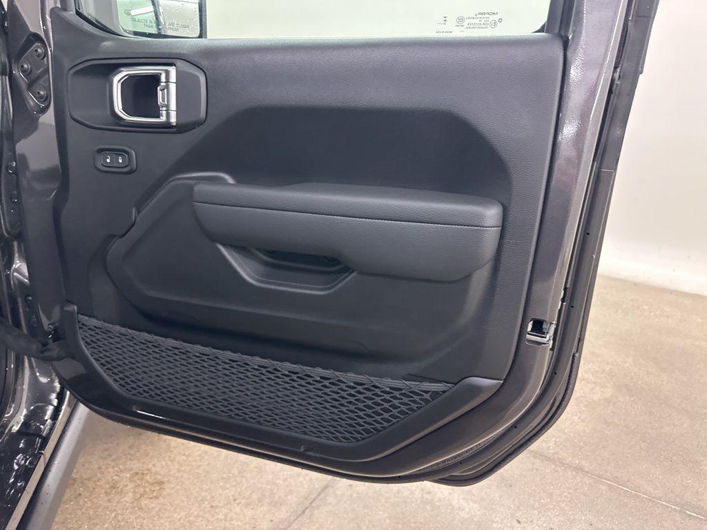 new 2025 Jeep Wrangler car, priced at $41,562