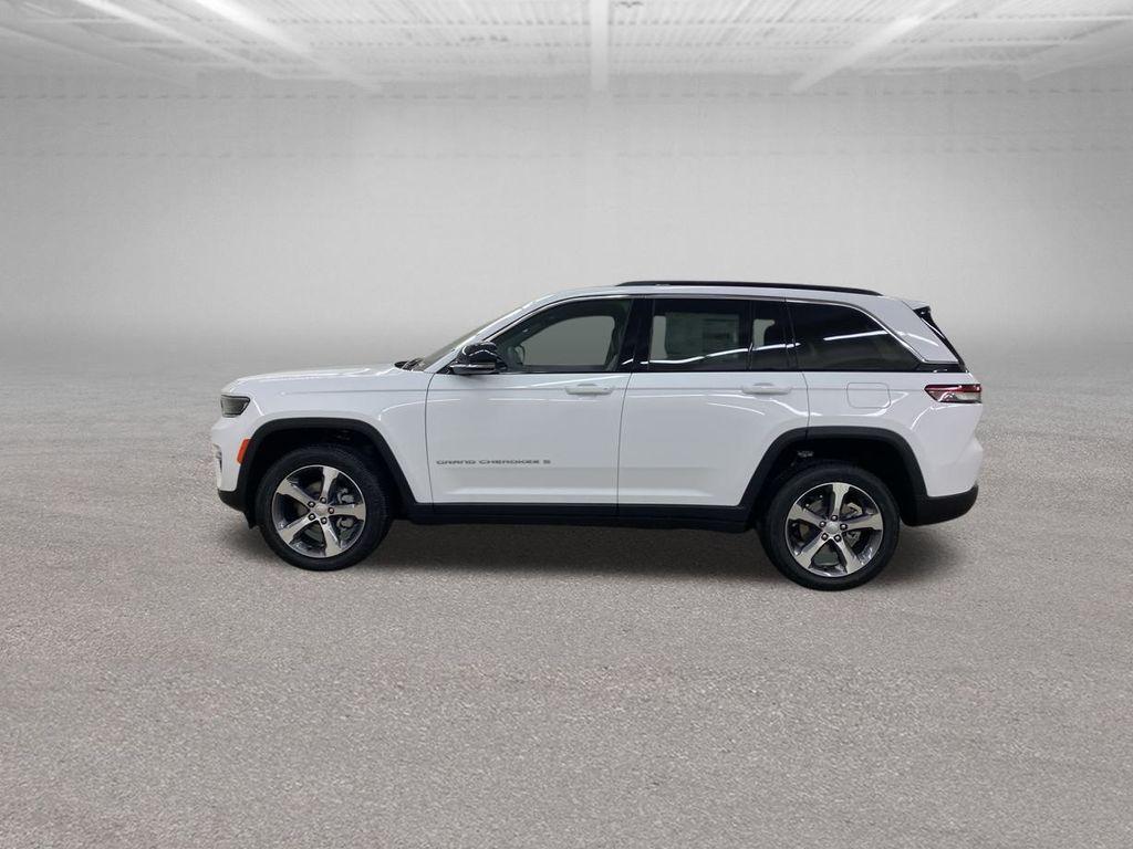 new 2025 Jeep Grand Cherokee car, priced at $46,790