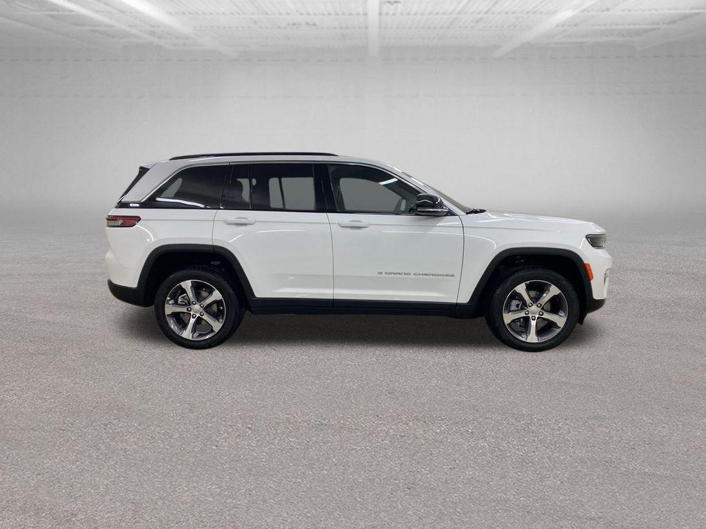 new 2025 Jeep Grand Cherokee car, priced at $46,790