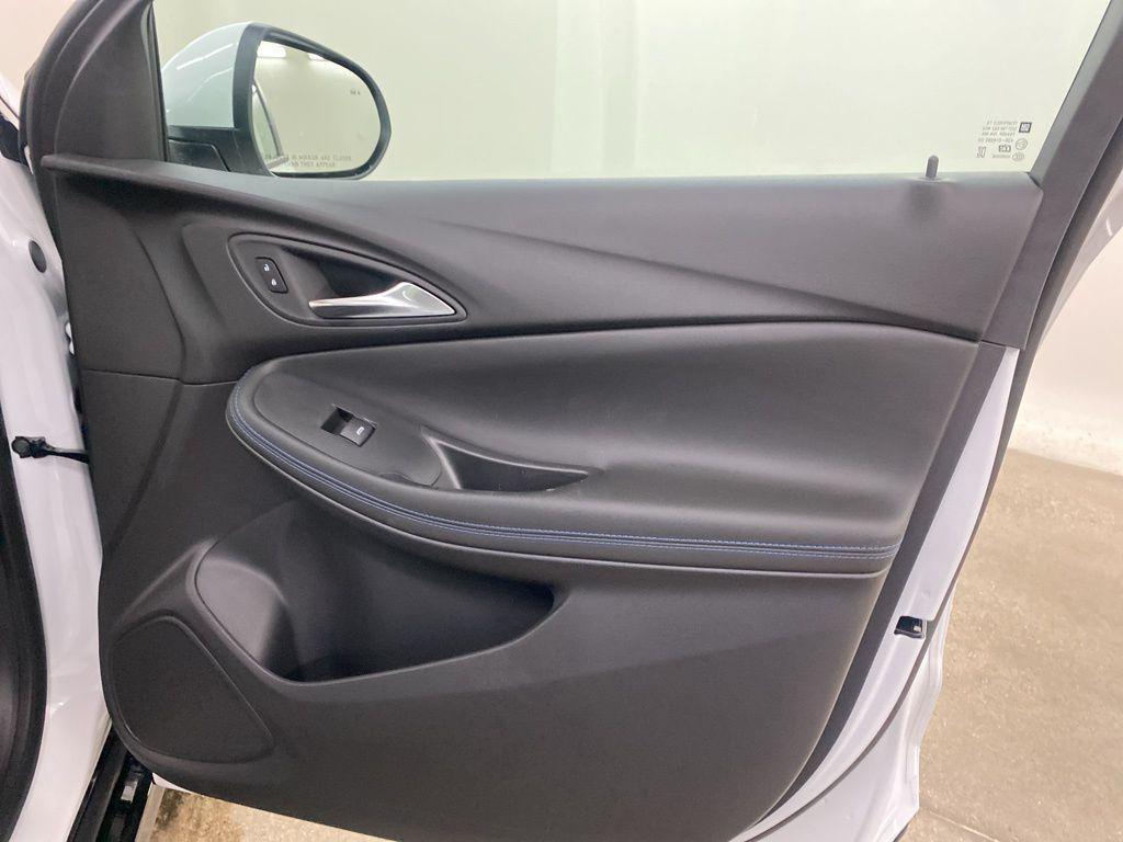 new 2025 Buick Encore GX car, priced at $26,899